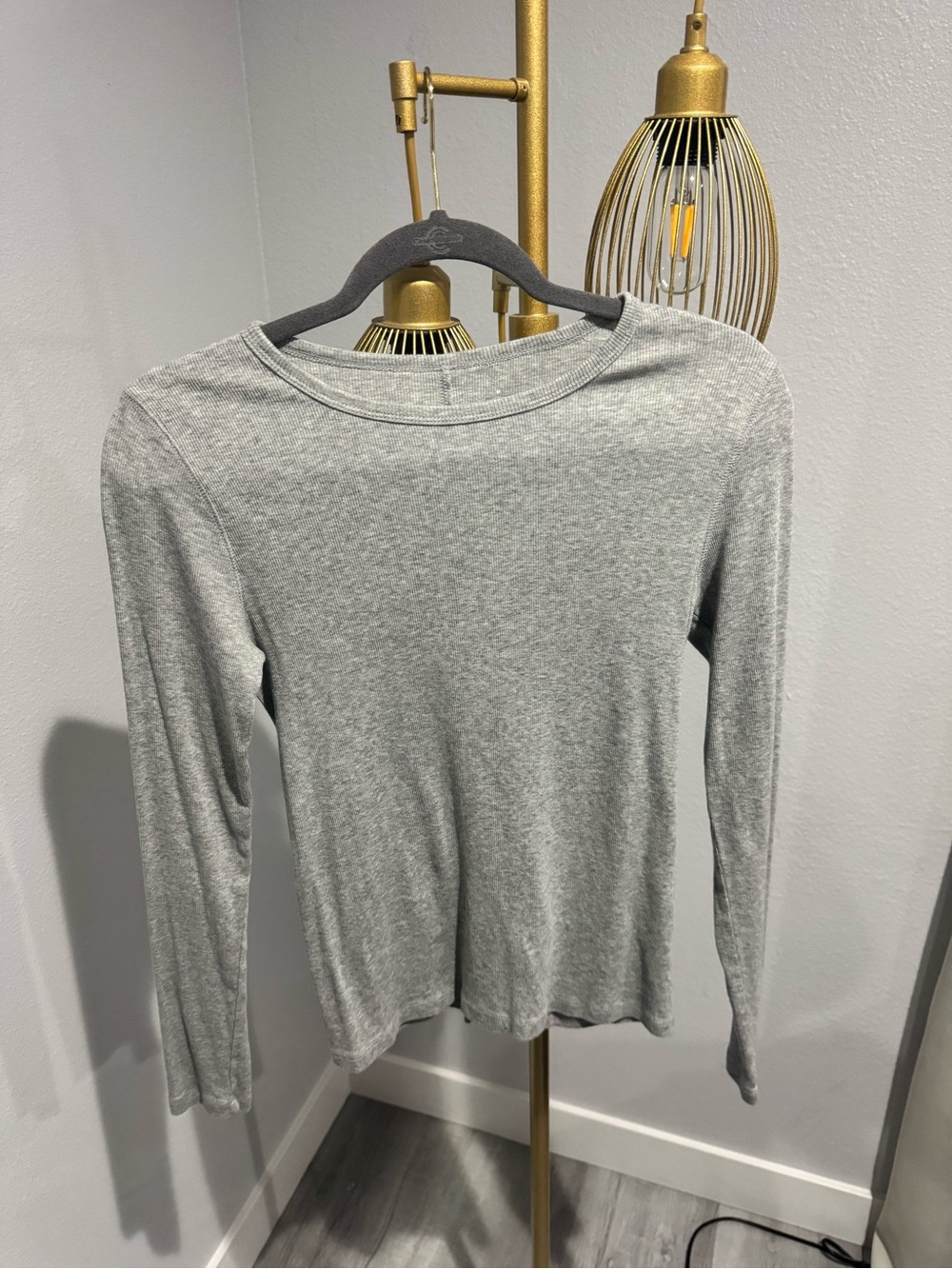 Everlane Heather Gray Long-Sleeve Crewneck Top